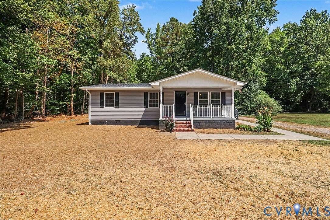 1.5 Acres of Land with Home for Sale in King and Queen Court House, Virginia