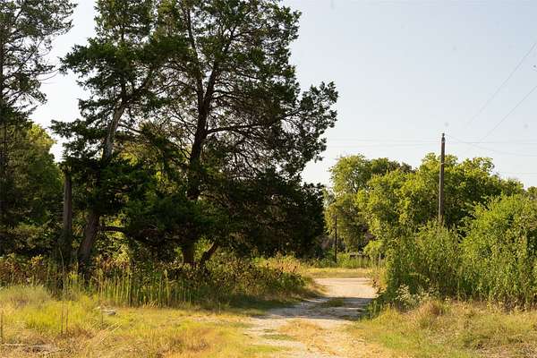 5 Acres of Residential Land for Sale in Whitesboro, Texas