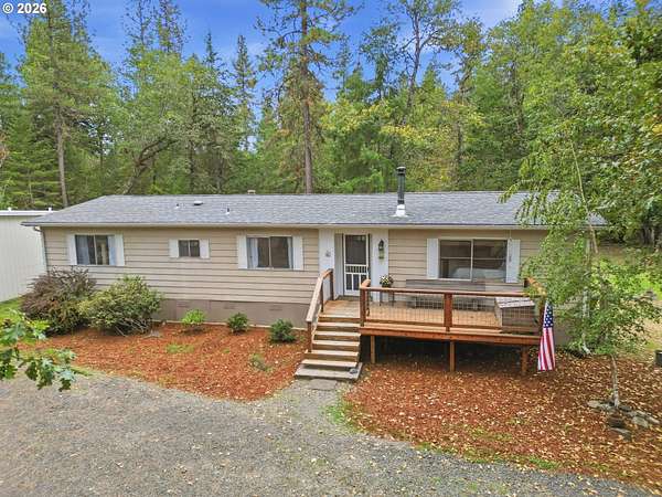 3.25 Acres of Land with Home for Sale in Veneta, Oregon