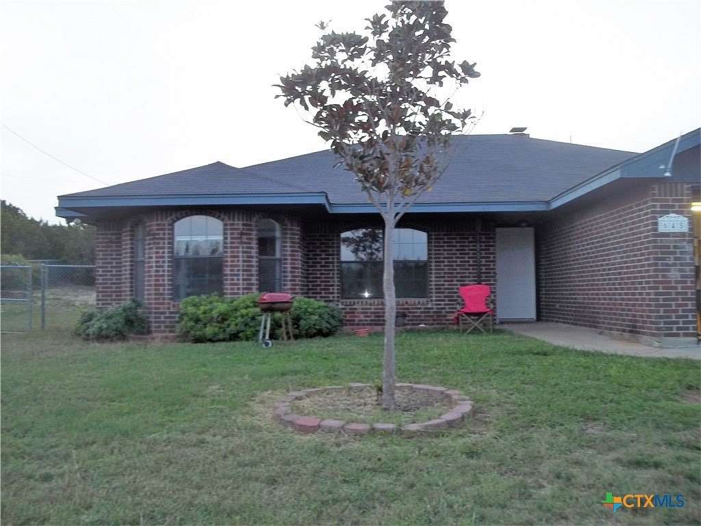 2.69 Acres of Land with Home for Lease in Copperas Cove, Texas
