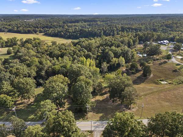 5 Acres of Residential Land for Sale in Charlotte, Tennessee