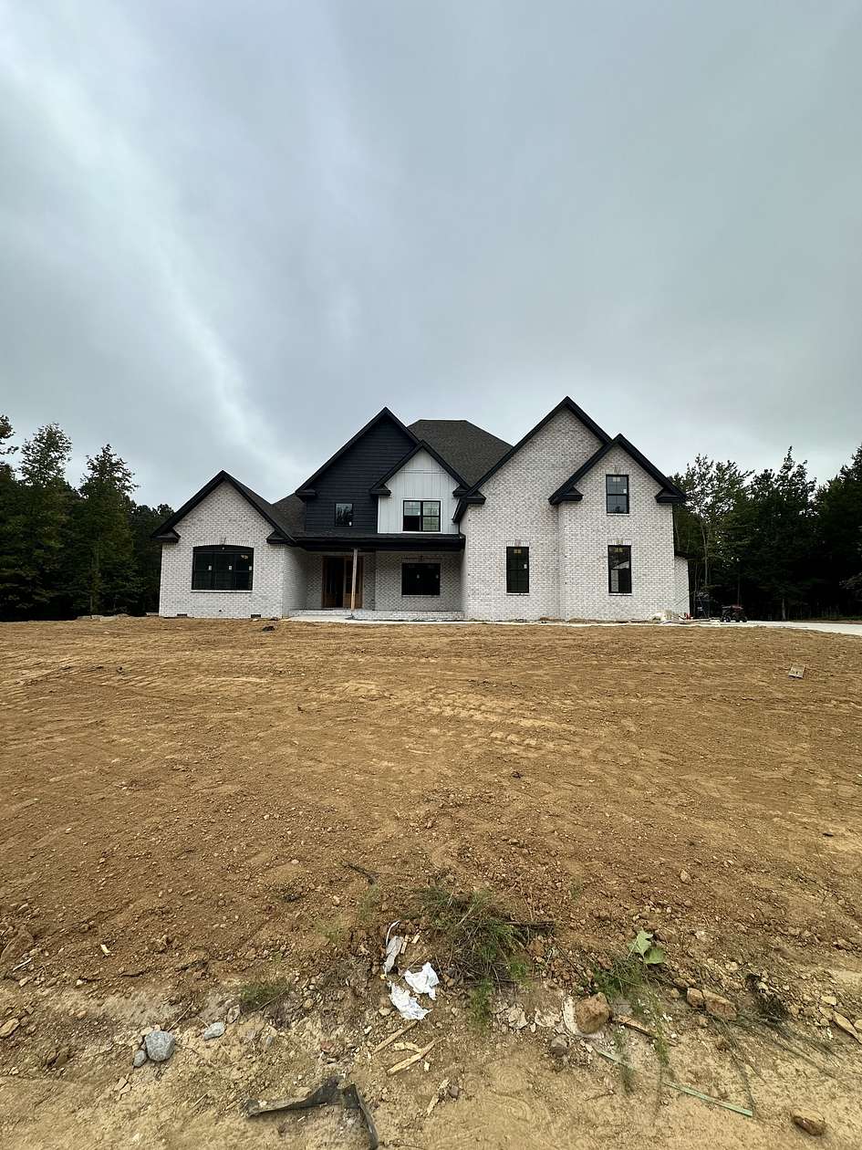1.77 Acres of Land with Home for Sale in Clarksville, Tennessee