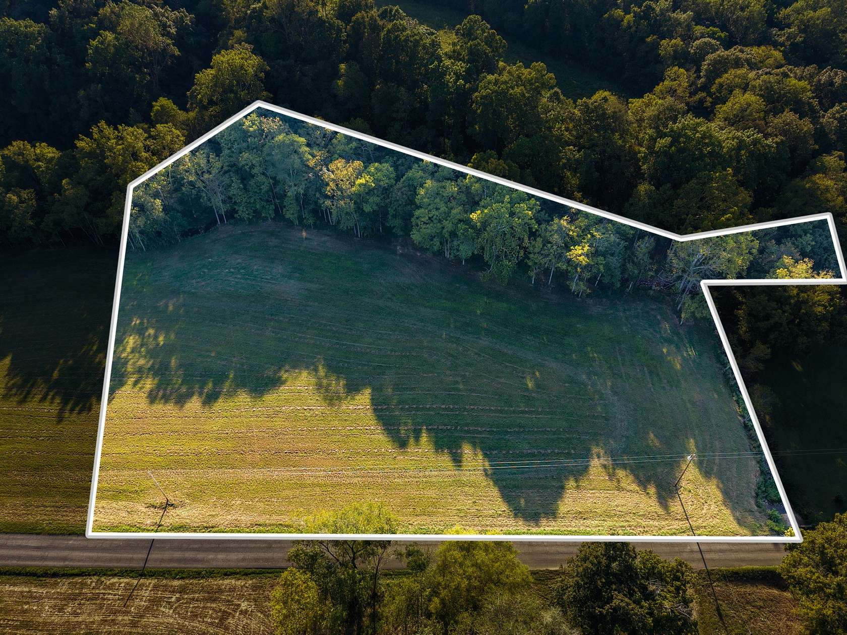 5 Acres of Land for Sale in Charlotte, Tennessee