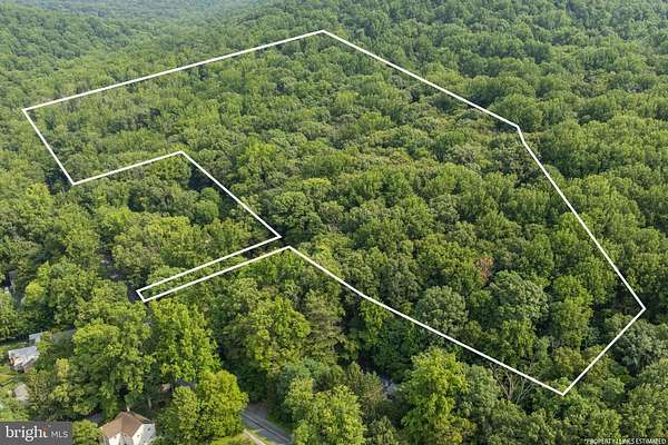 14.6 Acres of Recreational Land for Auction in Lititz, Pennsylvania