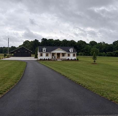 5 Acres of Land with Home for Sale in Springfield, Tennessee