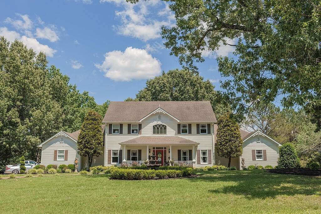 1.5 Acres of Land with Home for Sale in Paris, Tennessee