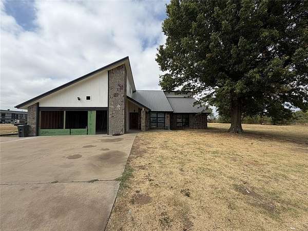 6.89 Acres of Improved Mixed-Use Land for Lease in Shawnee, Oklahoma