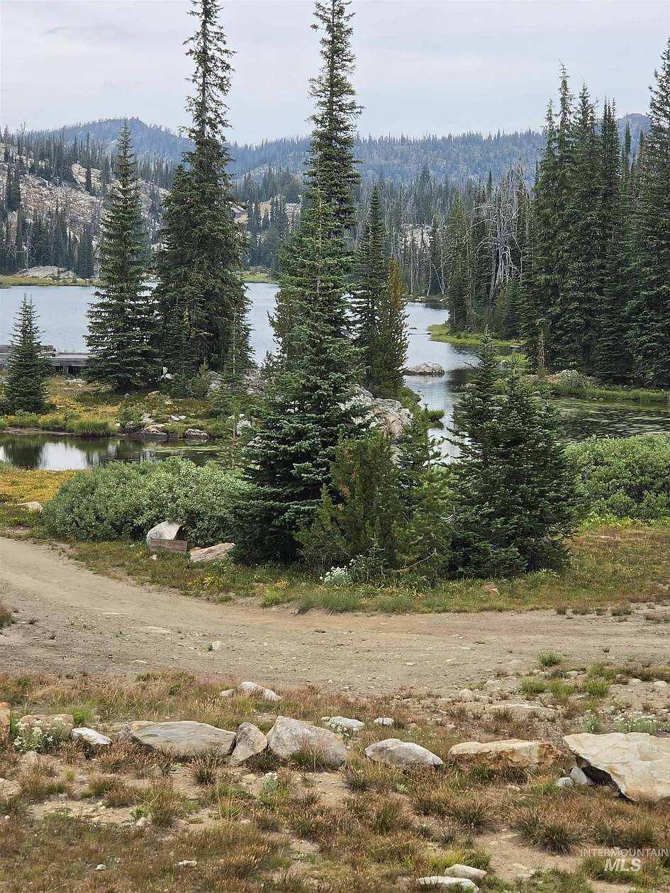 1.8 Acres of Land with Home for Sale in Dixie, Idaho