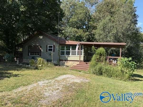 8.7 Acres of Land with Home for Auction in Prospect, Tennessee