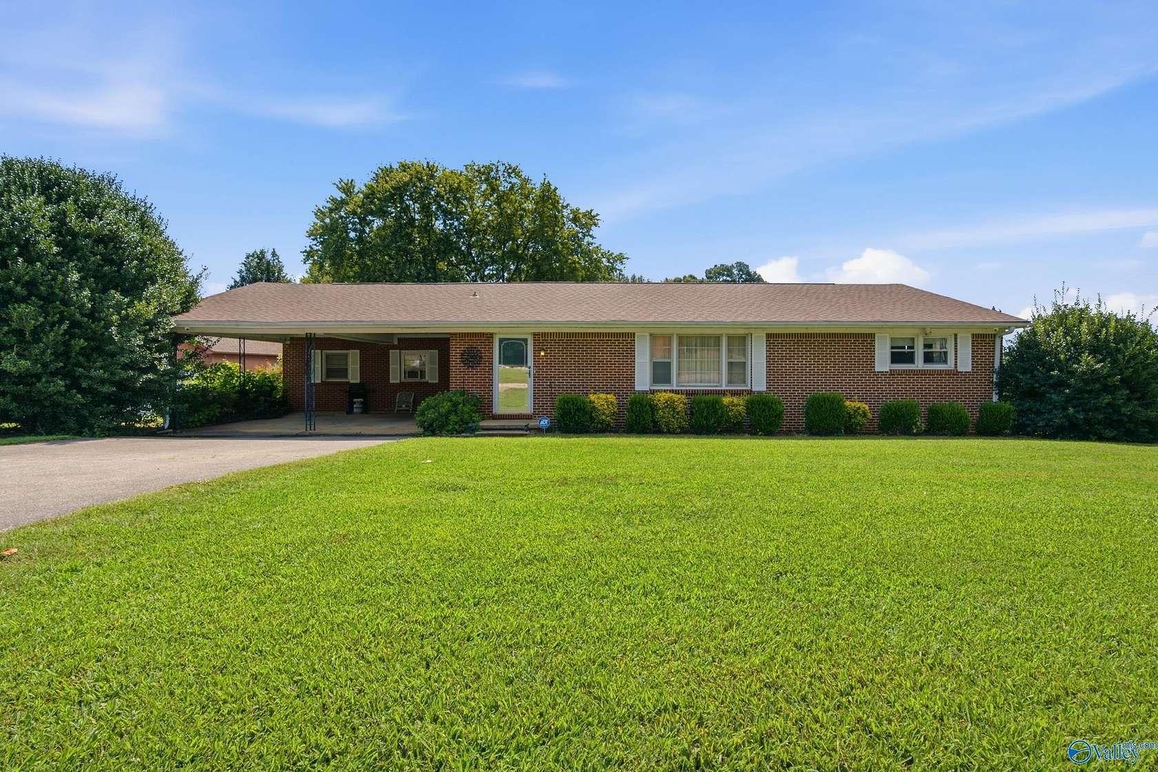 11 Acres of Land with Home for Sale in Hazel Green, Alabama