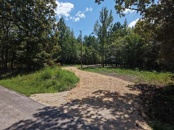 30 Acres of Recreational & Residential Land for Sale in Big Sandy, Tennessee