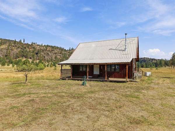 13.7 Acres of Land with Home for Sale in Tumtum, Washington