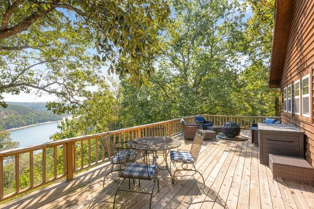 16.3 Acres of Land with Home for Sale in Eureka Springs, Arkansas