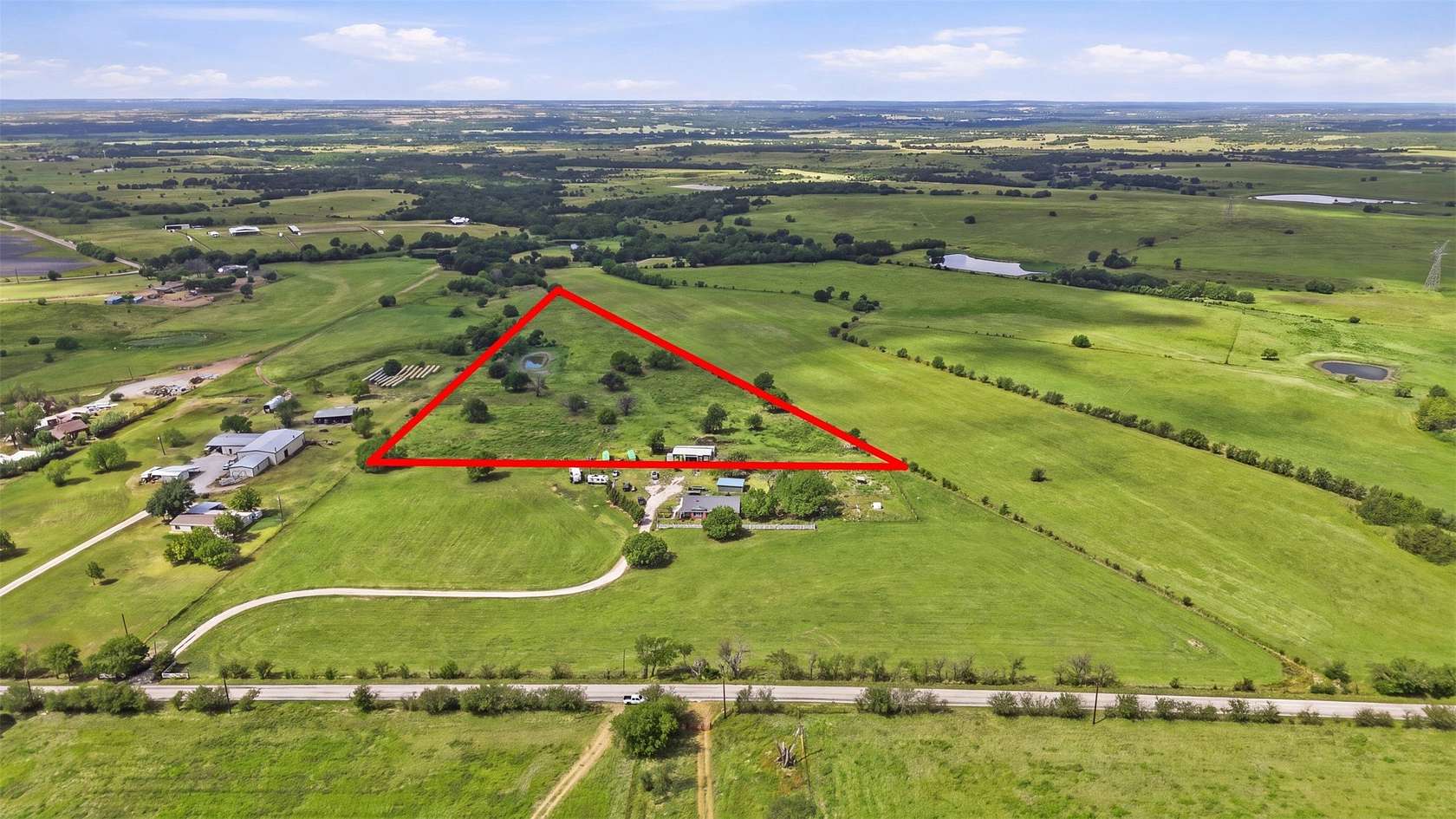 8 Acres of Residential Land for Sale in Decatur, Texas
