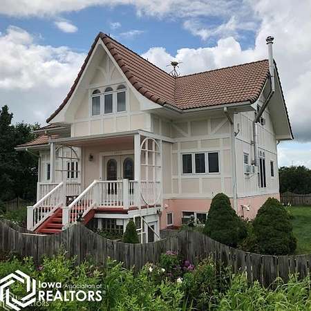 6 Acres of Land with Home for Sale in Fairfield, Iowa