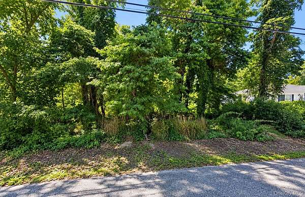 0.1 Acres of Residential Land for Sale in Holbrook, New York