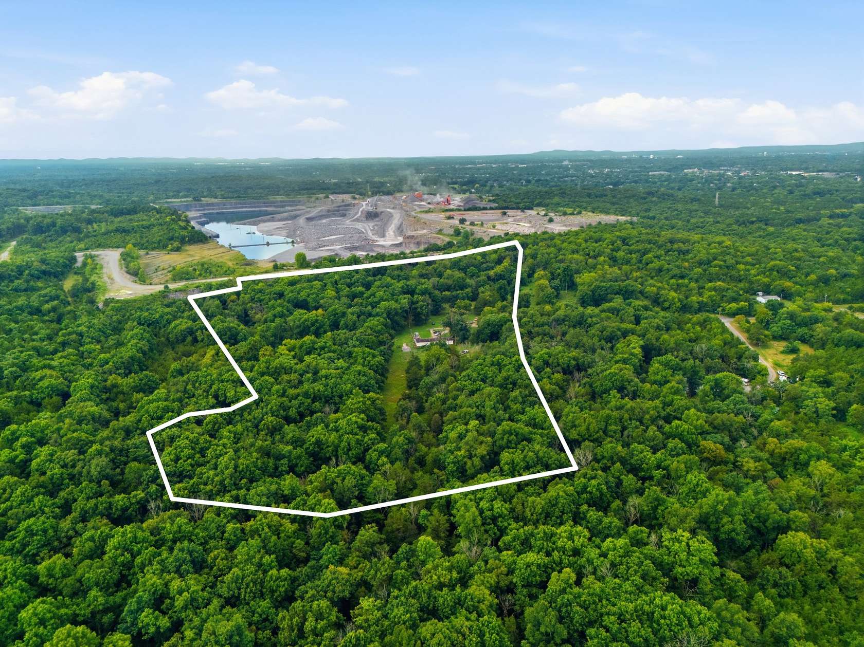 18 Acres of Land for Sale in Murfreesboro, Tennessee