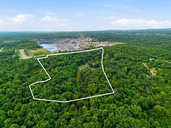 18 Acres of Land for Sale in Murfreesboro, Tennessee