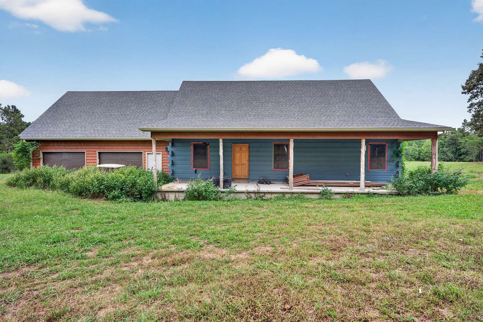 13.3 Acres of Land with Home for Sale in Winchester, Tennessee