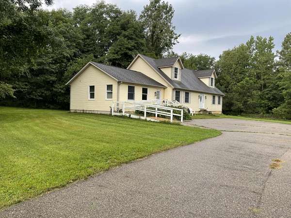 4 Acres of Improved Commercial Land for Sale in Battle Creek, Michigan