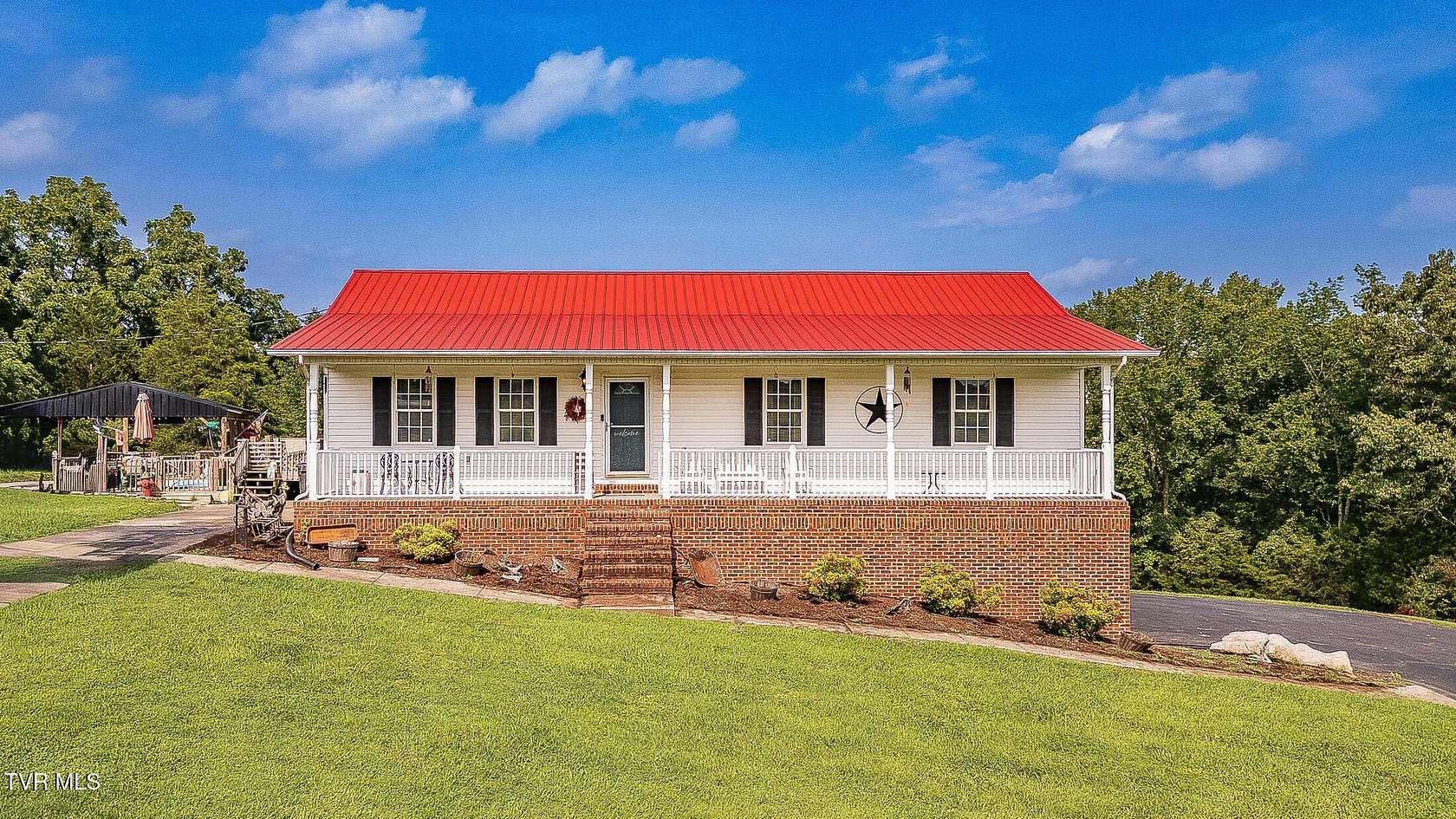 7 Acres of Land with Home for Sale in Surgoinsville, Tennessee