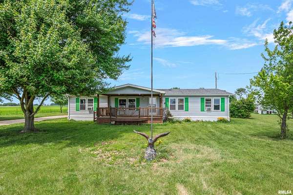 4.6 Acres of Land with Home for Sale in Greenview, Illinois