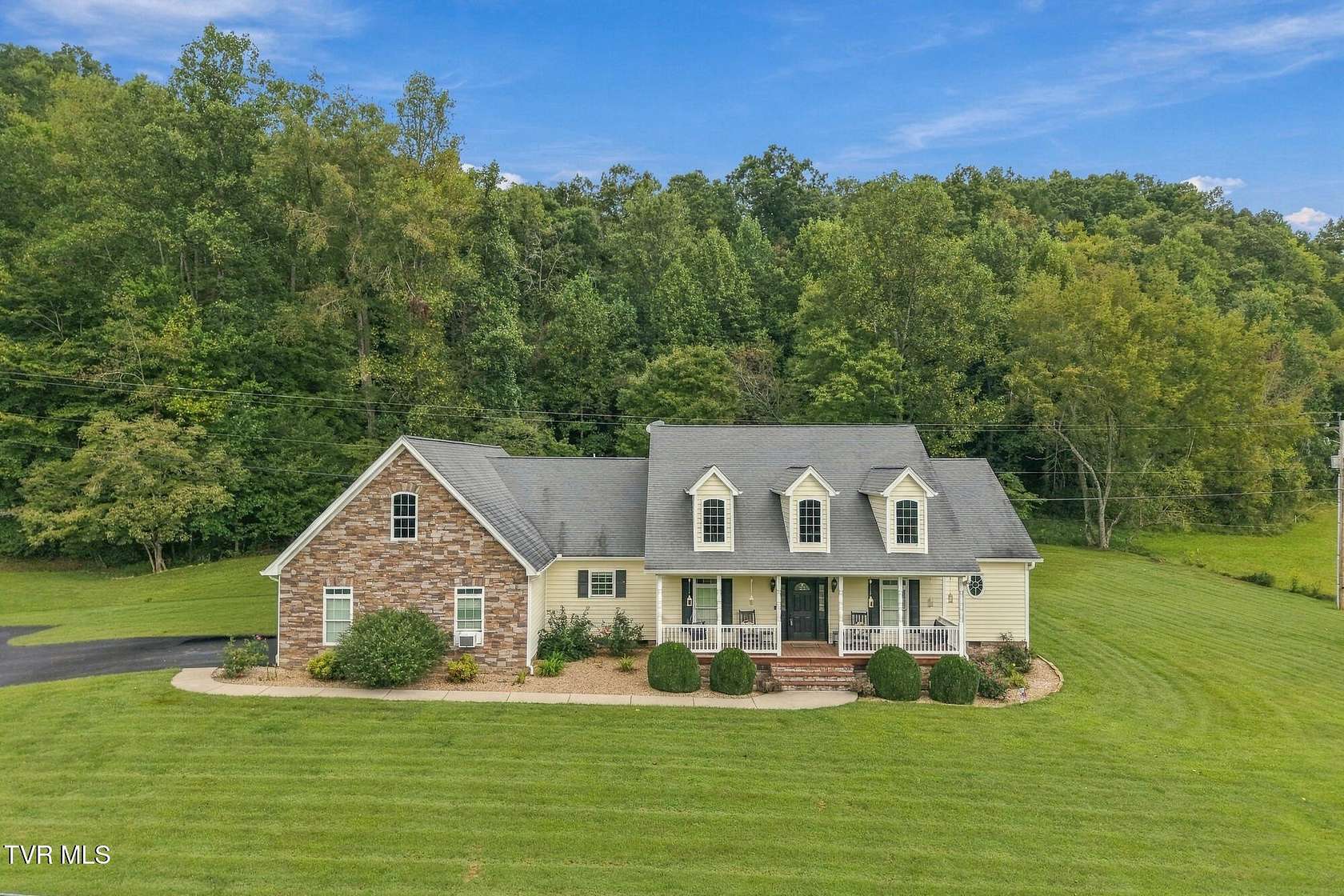 2.49 Acres of Land with Home for Sale in Abingdon, Virginia