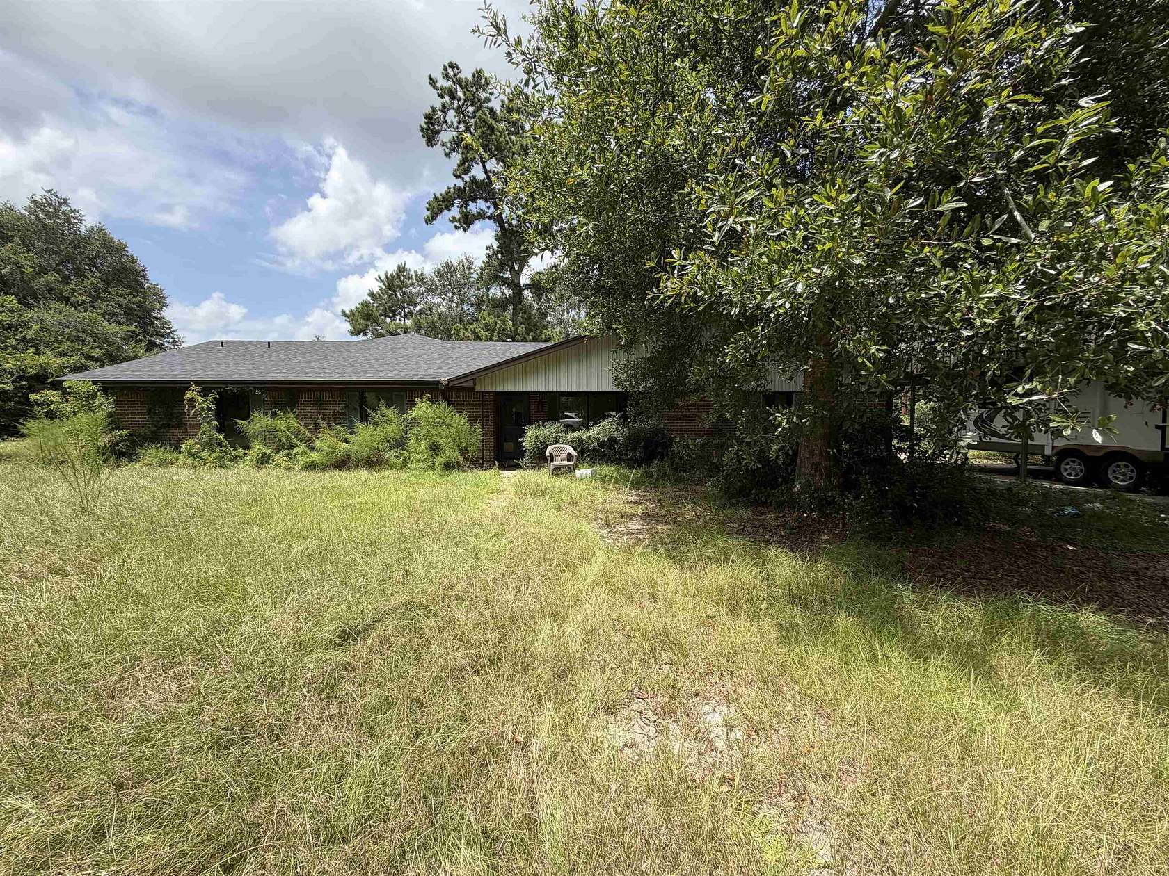 4.76 Acres of Improved Residential Land for Sale in Silsbee, Texas