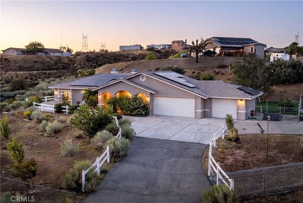 2.5 Acres of Land with Home for Sale in Hesperia, California