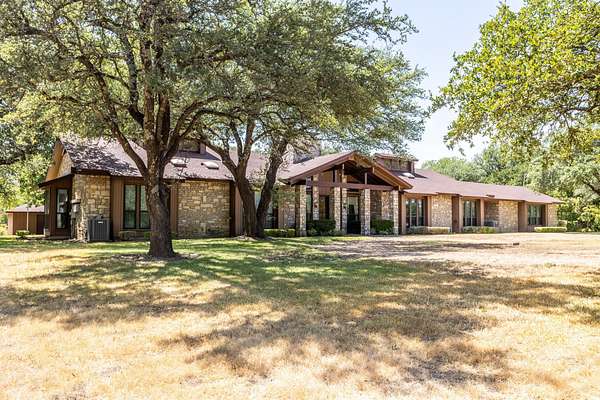 22.4 Acres of Land with Home for Sale in Lancaster, Texas