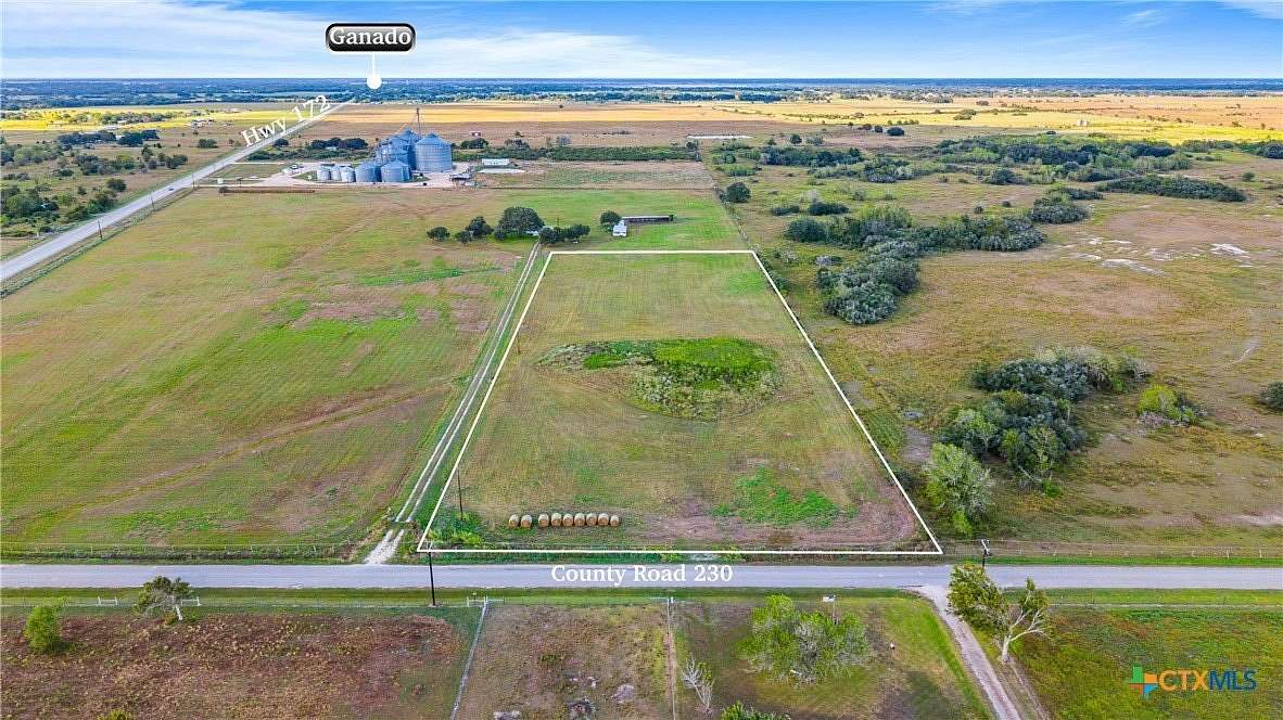 5 Acres of Residential Land for Sale in Ganado, Texas