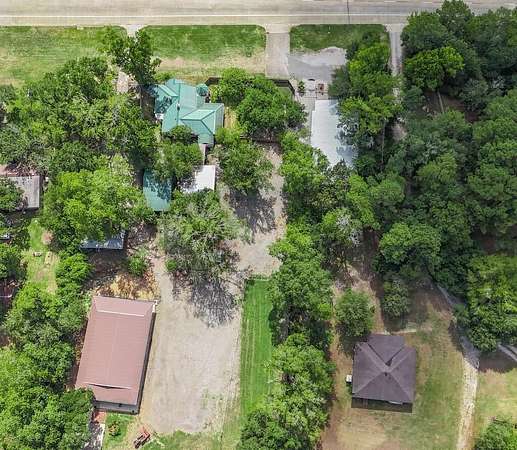 2 Acres of Mixed-Use Land for Sale in Lufkin, Texas