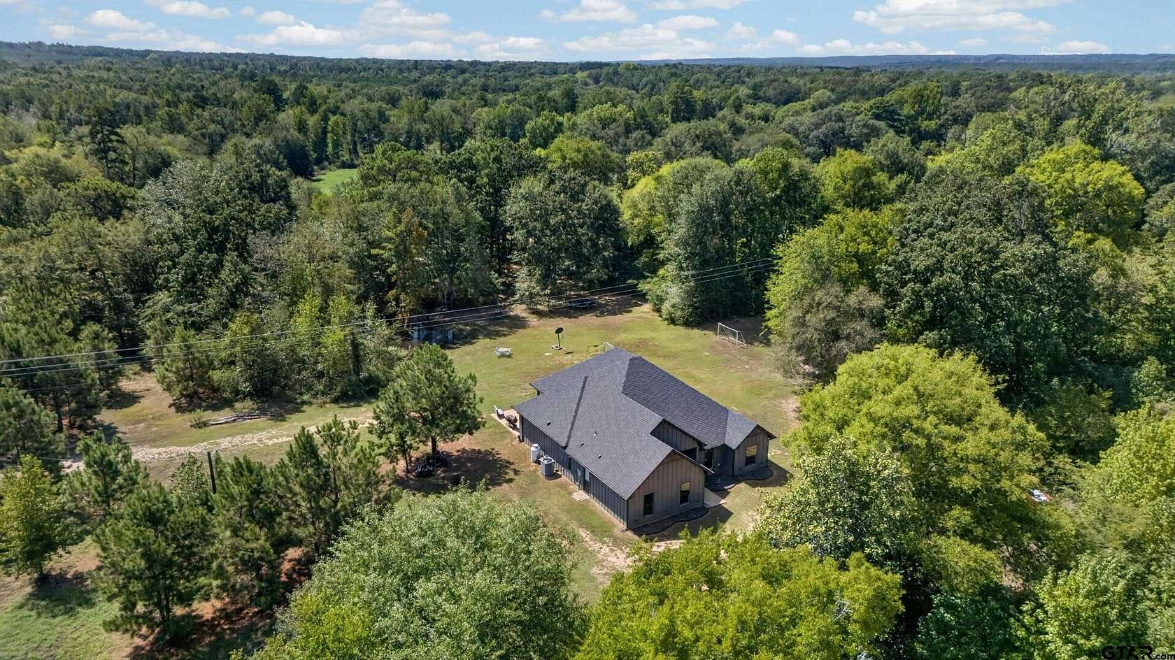 4.2 Acres of Land with Home for Sale in Jacksonville, Texas