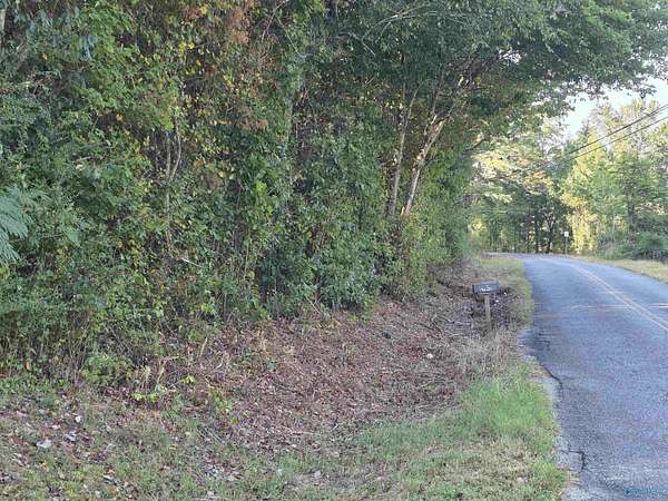4.9 Acres of Residential Land for Sale in Fort Payne, Alabama