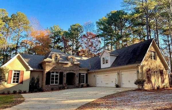 8 Acres of Land with Home for Sale in Saltillo, Mississippi