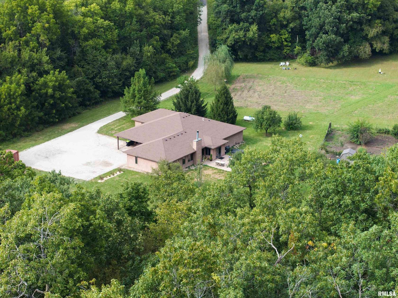 12.2 Acres of Recreational Land with Home for Sale in Chillicothe, Illinois
