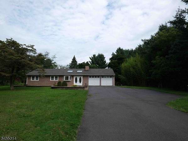1.5 Acres of Land with Home for Lease in Warren Township, New Jersey