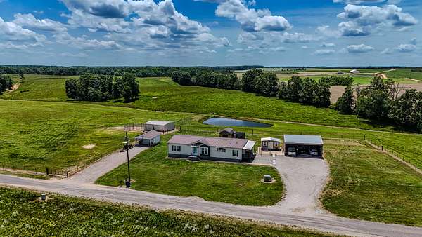 7 Acres of Land with Home for Sale in Lutts, Tennessee
