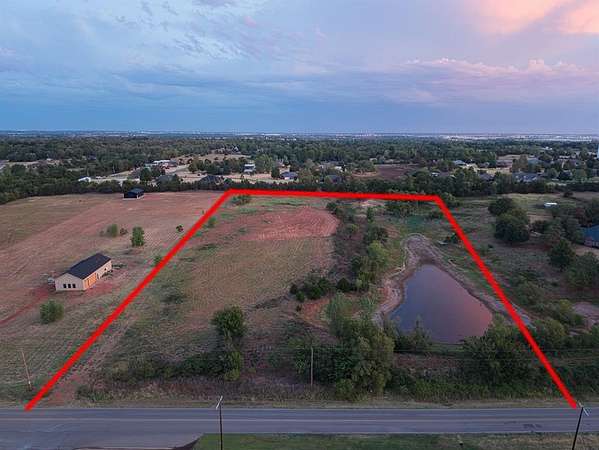 9 Acres of Residential Land for Sale in Mustang, Oklahoma