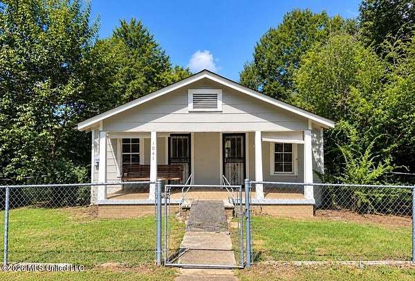 1.75 Acres of Land with Home for Sale in Summit, Mississippi
