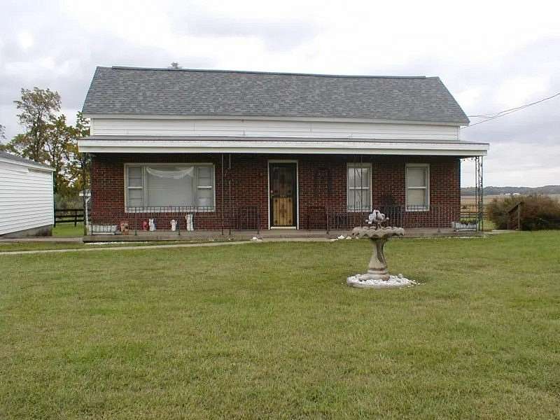 4.15 Acres of Land with Home for Sale in Harrisburg, Illinois