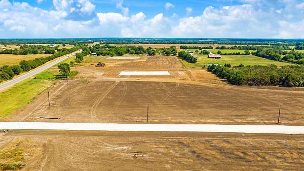 9.4 Acres of Mixed-Use Land for Sale in Paris, Texas