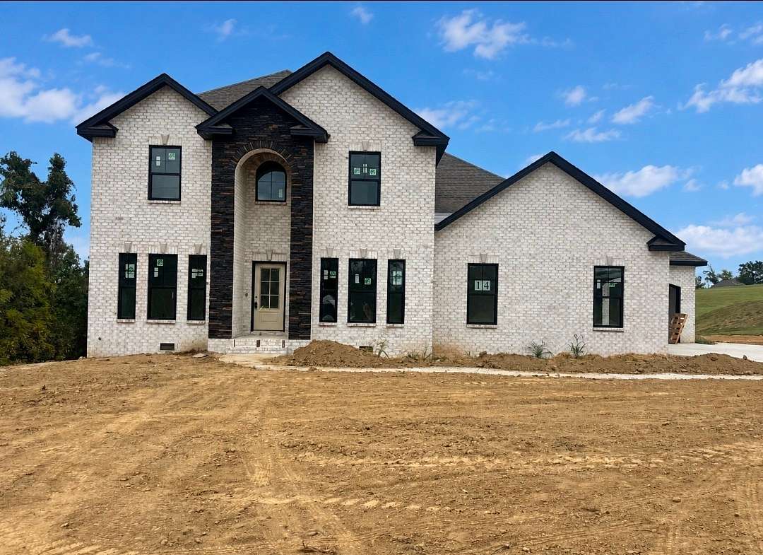 1.54 Acres of Land with Home for Sale in Woodlawn, Tennessee