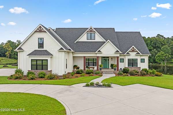 10 Acres of Recreational Land with Home for Sale in Elizabethtown, North Carolina