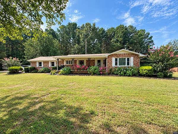 1.5 Acres of Land with Home for Sale in Martin, Tennessee