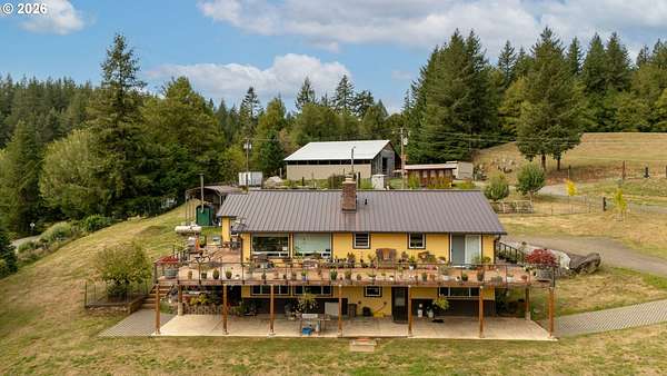 382 Acres of Land with Home for Sale in Myrtle Point, Oregon
