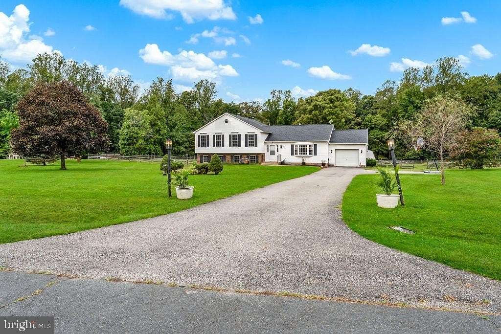 3 Acres of Land with Home for Lease in Waldorf, Maryland