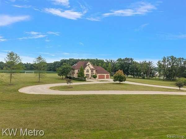 20 Acres of Recreational Land with Home for Sale in Macomb Township, Michigan