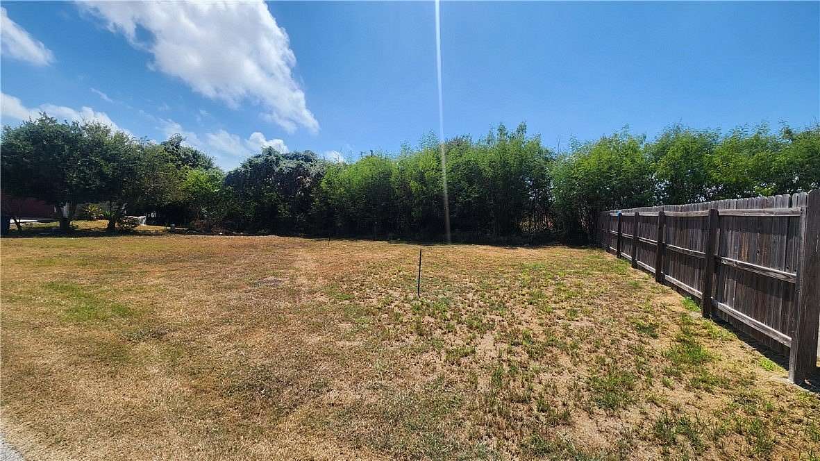 0.12 Acres of Mixed-Use Land for Sale in Portland, Texas