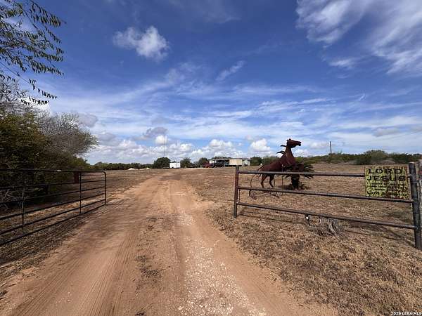 5.27 Acres of Mixed-Use Land for Sale in Beeville, Texas